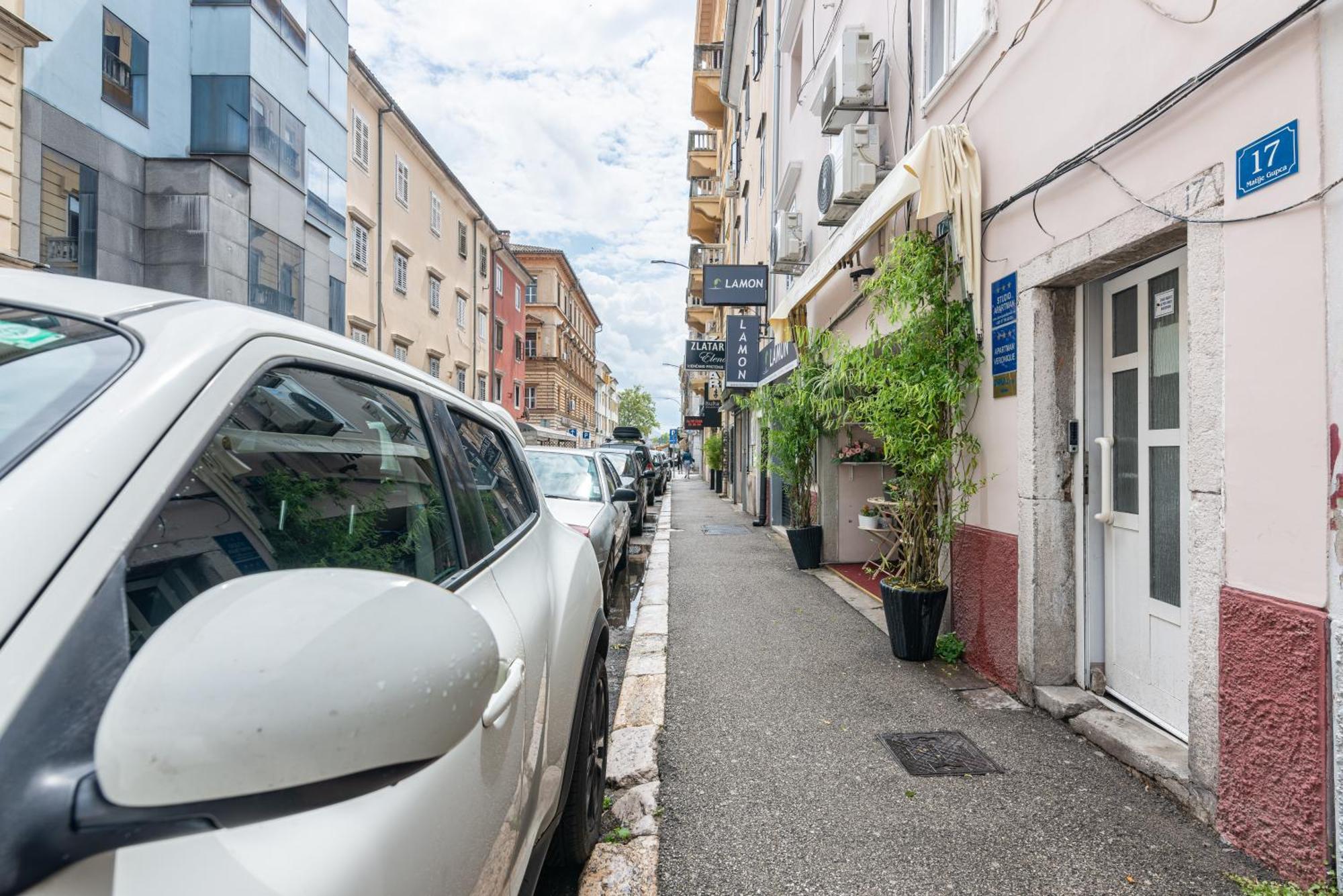 Small, Sweet & Cosy Apartments Rijeka Exterior foto